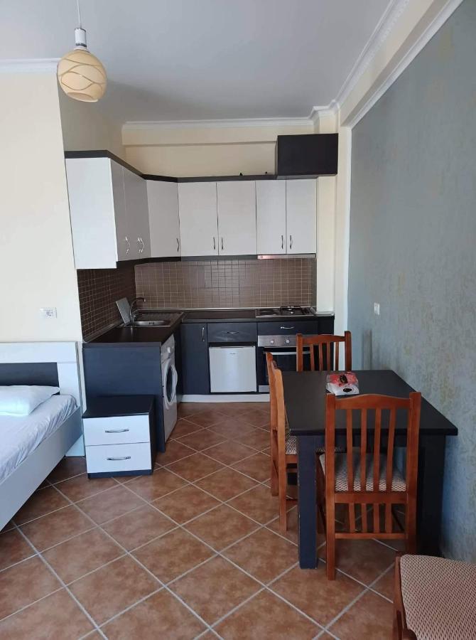Ari Apartaments Vlorë Eksteriør bilde