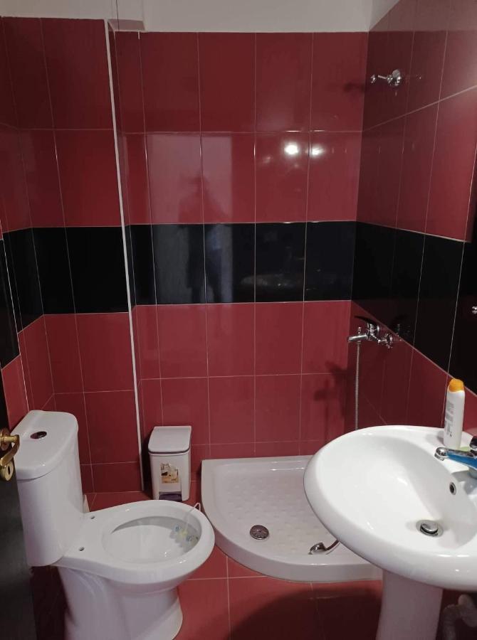 Ari Apartaments Vlorë Eksteriør bilde