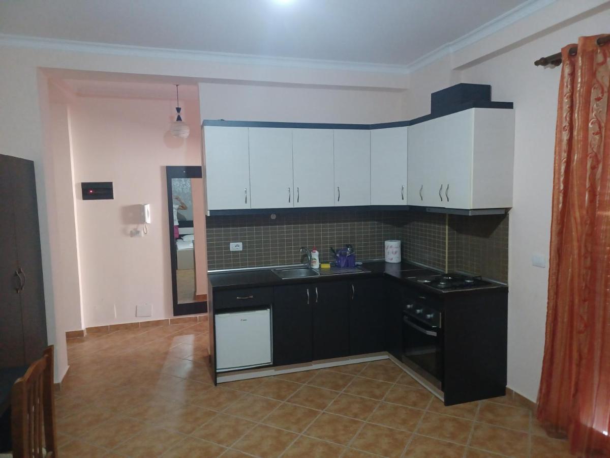Ari Apartaments Vlorë Eksteriør bilde